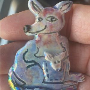 Vintage signed KM ‘98 ceramic brooch 2” kangaroo & kangaroo in pouch Iridescent